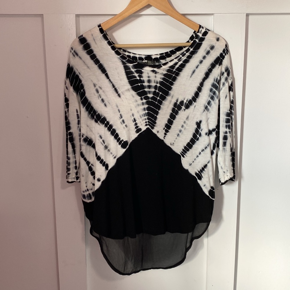 Young Fabulous & Broke Black & White Short Sleeve Tee Open Back Small - Picture 2 of 8